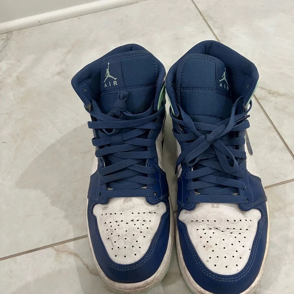 Air Jordan Blue Mint 1 Mid Sneakers Size 10 US